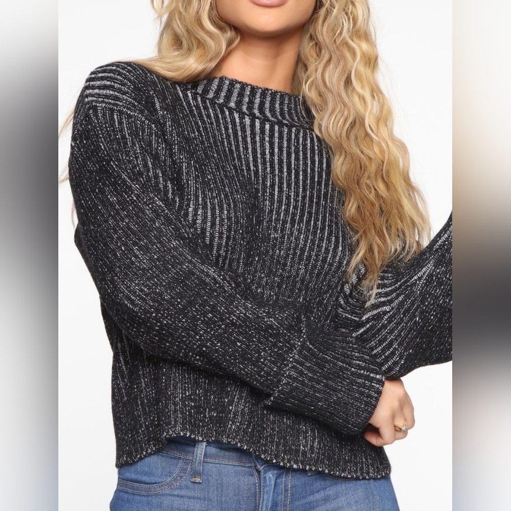 Women's 2 Tone Black Cuff Sleeve Sweater